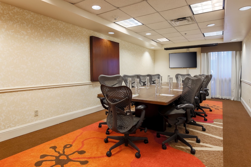 Hilton Garden Inn Dallas Market Center - photo 42