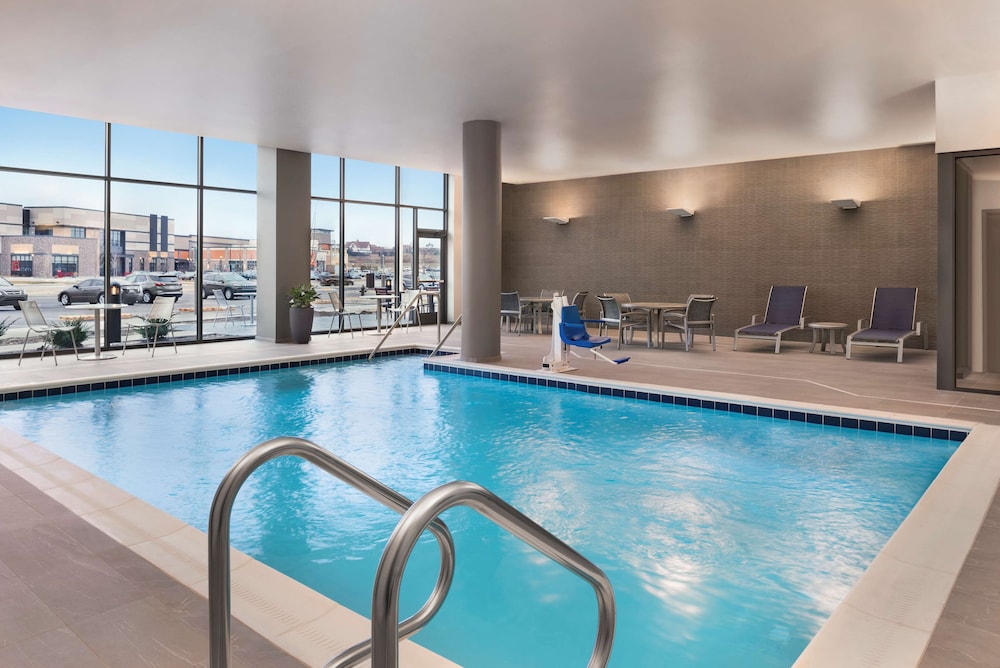 Hilton Garden Inn Milwaukee Brookfield Conference Center WI - photo 19