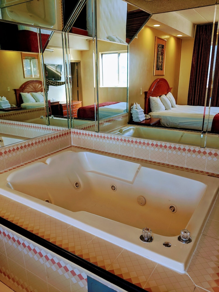 Jets Motor Inn - photo 17
