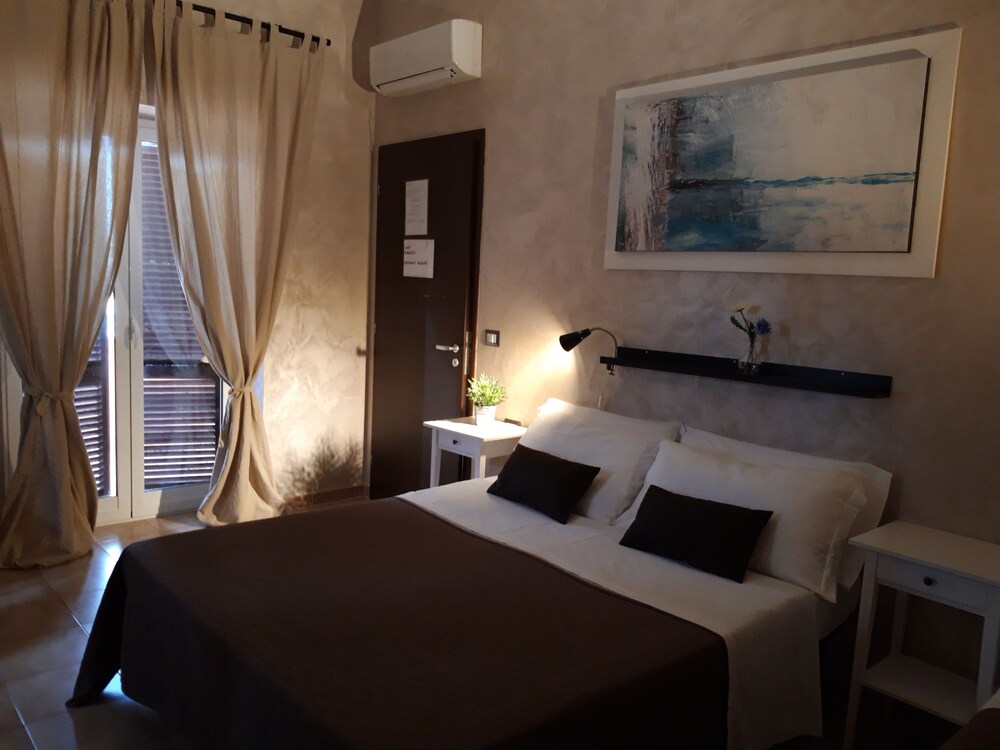 B&B Giorgia Airport — 4-Star Luxury Hotel in Fiumicino-Isola Sacra, Italy