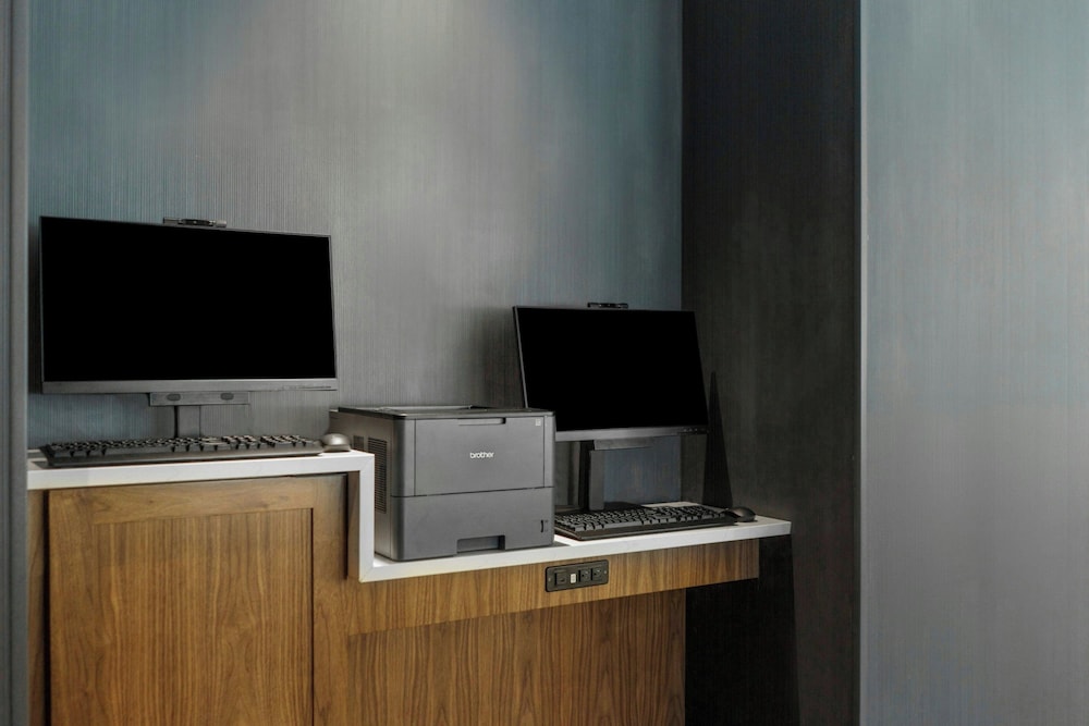 Courtyard by Marriott Indianapolis Fishers - photo 35