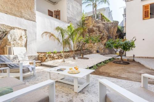 Travel Rooms Arenella Holidays — 4-Star Luxury Hotel in Palermo, Italy