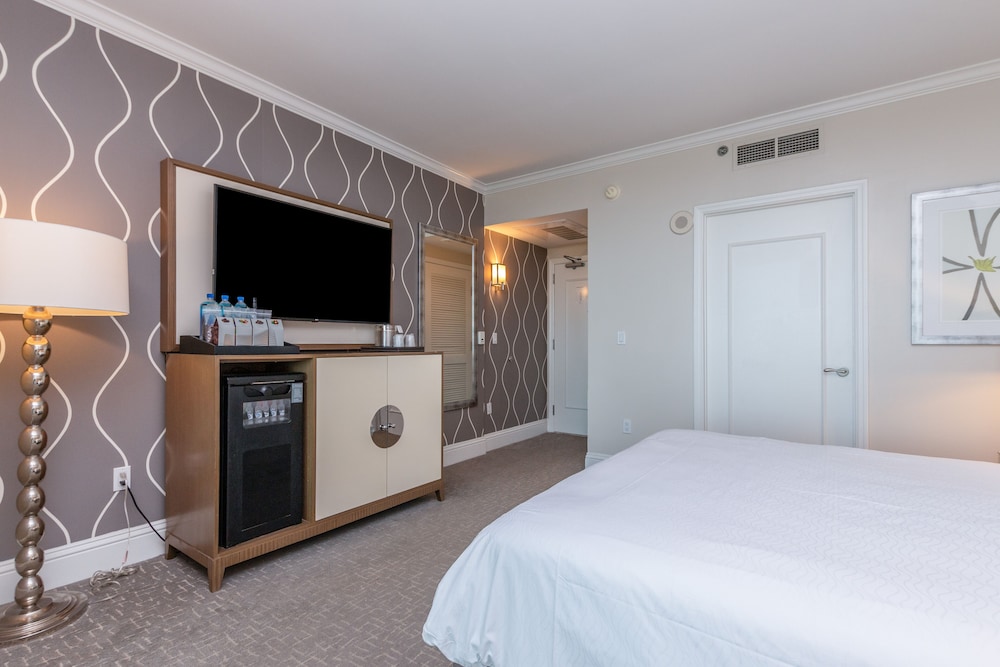 Fontainebleau Miami Beach Private Luxury Suites - photo 263