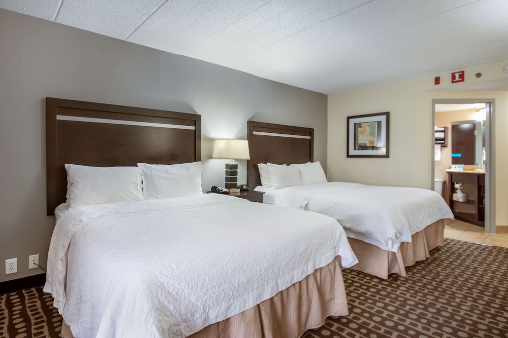 Hampton Inn Columbus West - photo 8
