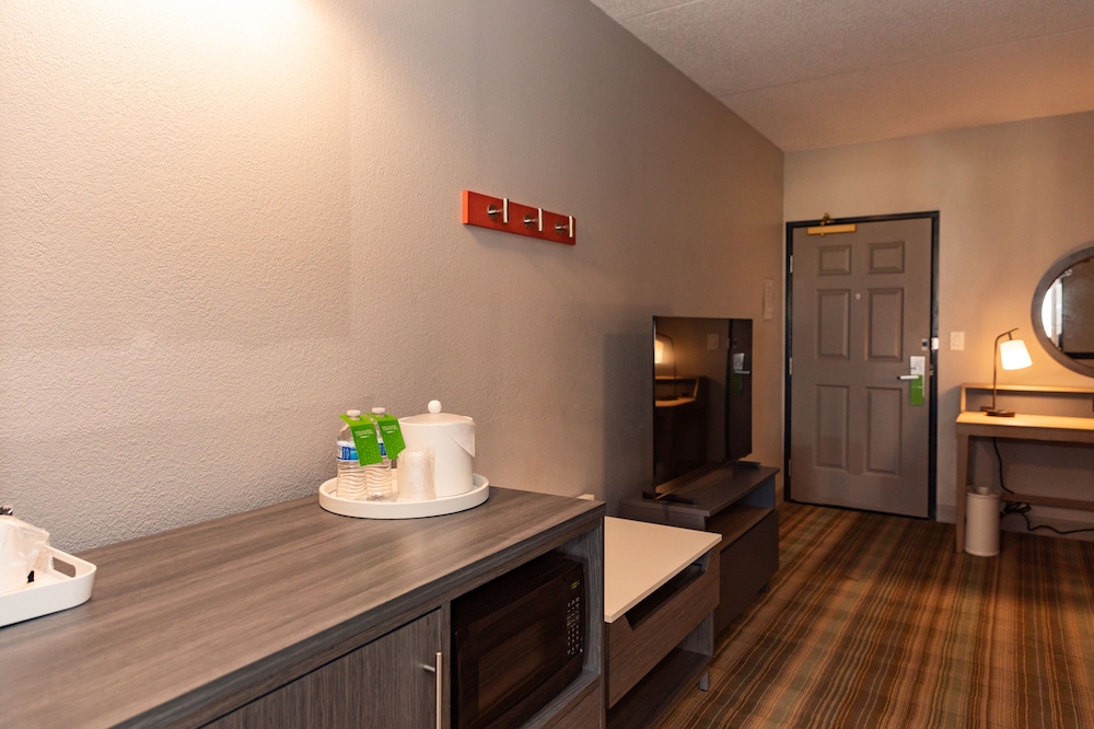 Hampton Inn & Suites Newark Airport Elizabeth - photo 8