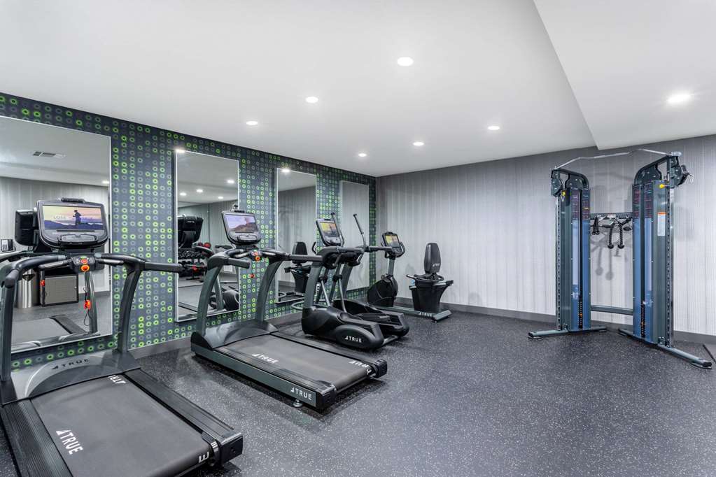 La Quinta Inn & Suites by Wyndham Tampa Central - photo 8