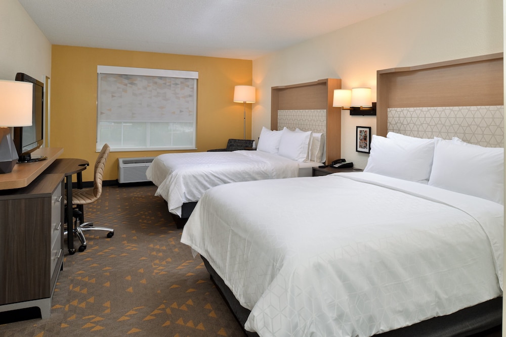 Holiday Inn Hotel & Suites Overland Park Convention Center - photo 10