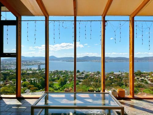 Blue Horizon Retreat Close To Cbd Airport — Sandy Bay