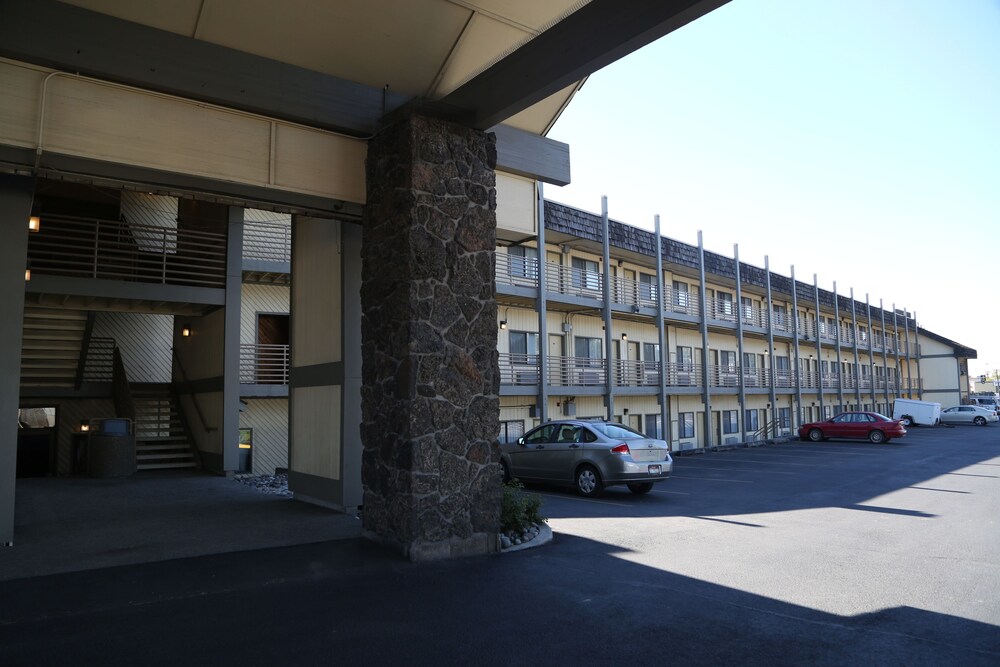 Idaho Inn - photo 25