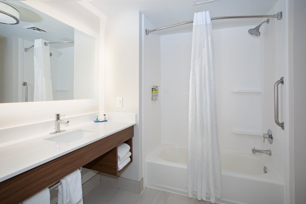 Holiday Inn Express Yreka Shasta Area by IHG - photo 17