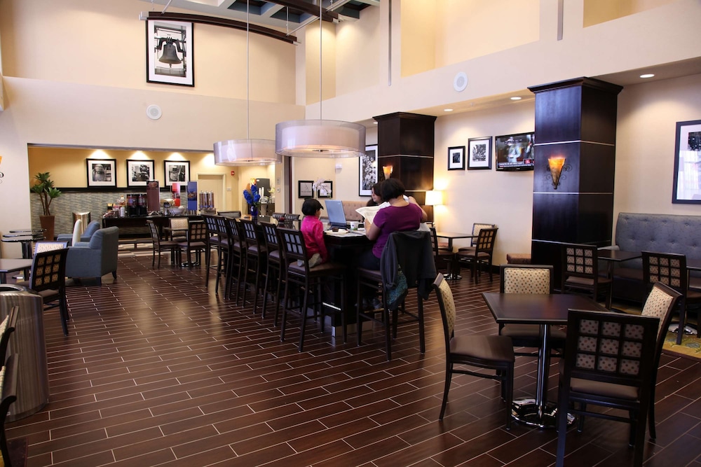 Hampton Inn & Suites Carlsbad - photo 3