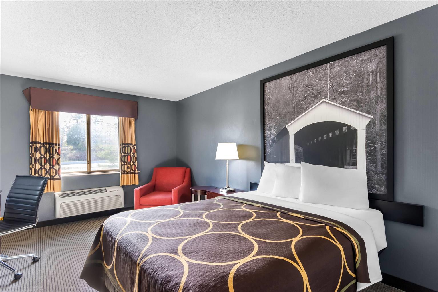 Super 8 by Wyndham Bloomington University Area - photo 16