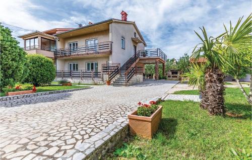 Stunning Apartment In Liznjan With Wifi — 4-Star Luxury Hotel in Liznjan, Croatia