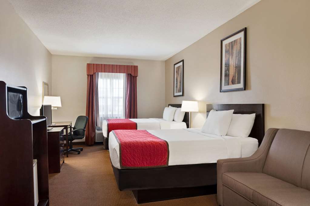 Ramada by Wyndham Elizabethtown - photo 11