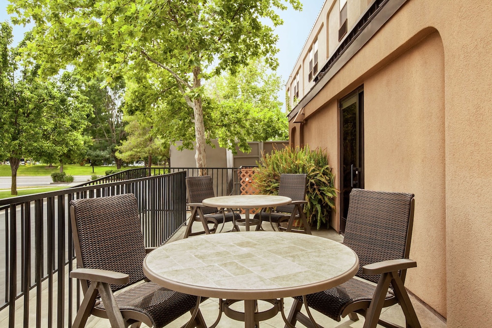 Hampton Inn Sacramento Rancho Cordova - photo 25