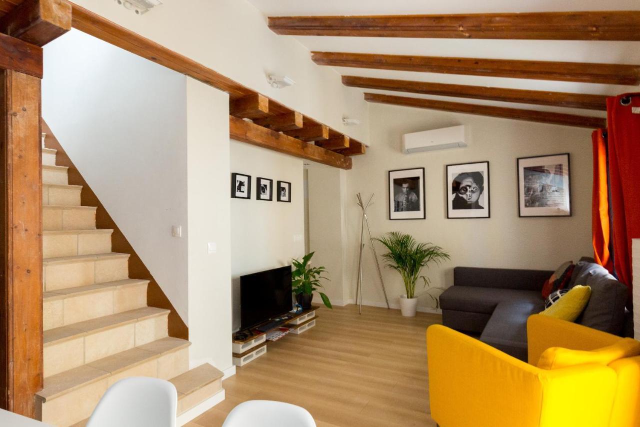 CA3 Duplex de dos dormitorios en el Centro Histórico con garaje — 4-Star Luxury Hotel in Zaragoza, Spain