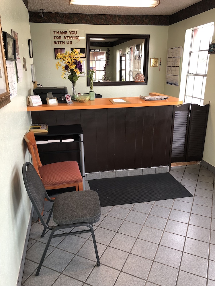Rexdale Inn - photo 2