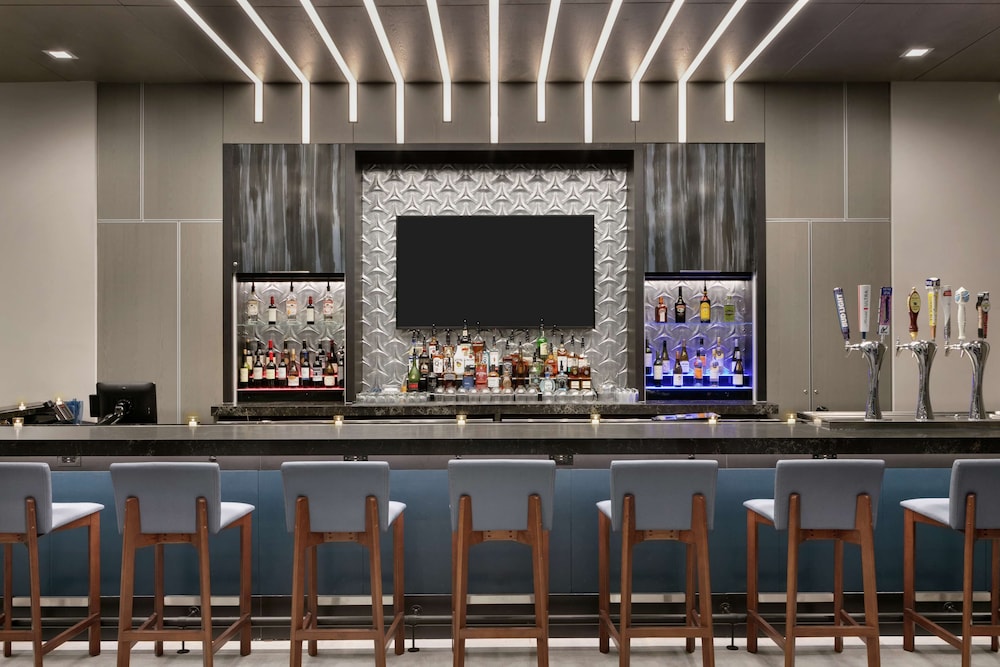 Embassy Suites by Hilton Atlanta Midtown - photo 39