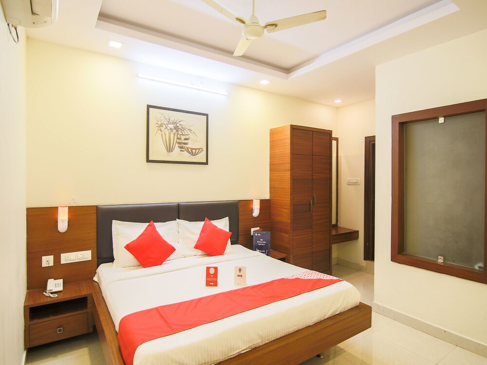 Super Hotel O Stay Inn Maharani Peta — 4-Star Luxury Hotel in Visakhapatnam, India