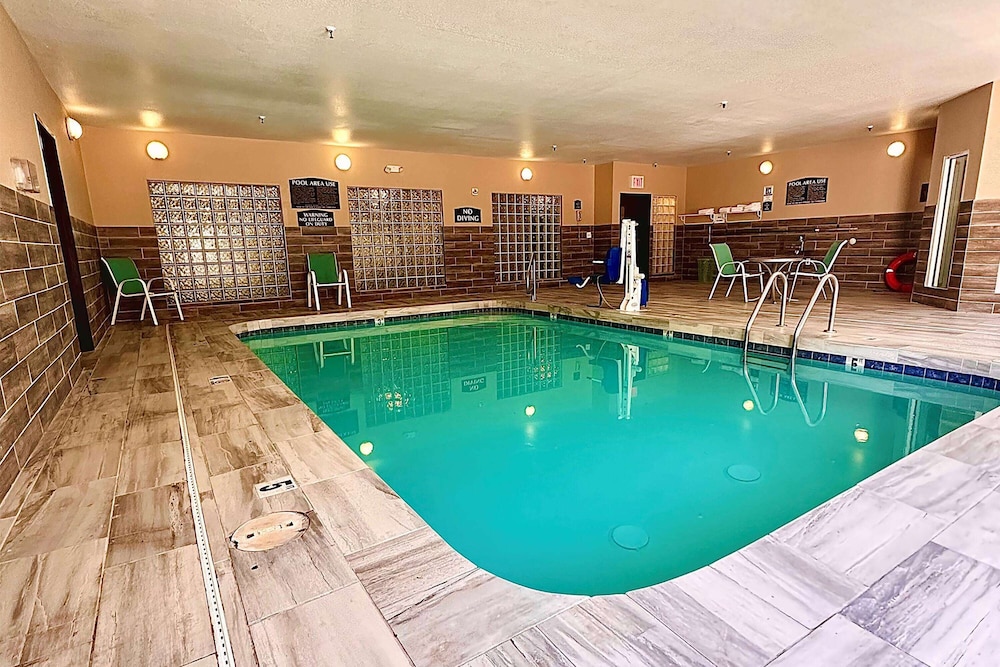 Baymont by Wyndham Phoenix North - photo 14