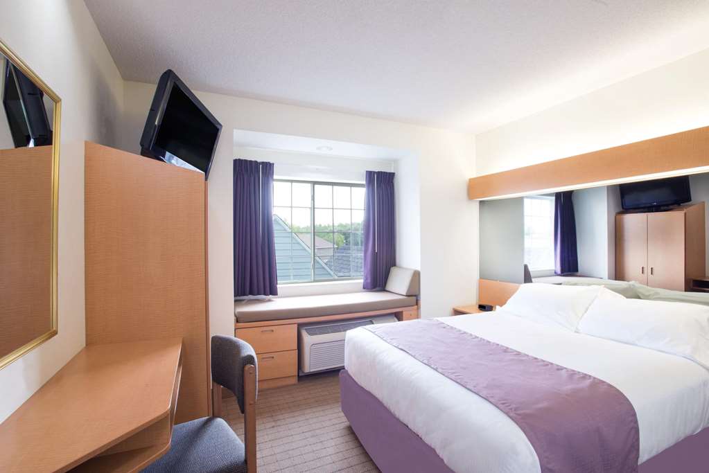 Microtel Inn & Suites by Wyndham Plattsburgh - photo 5