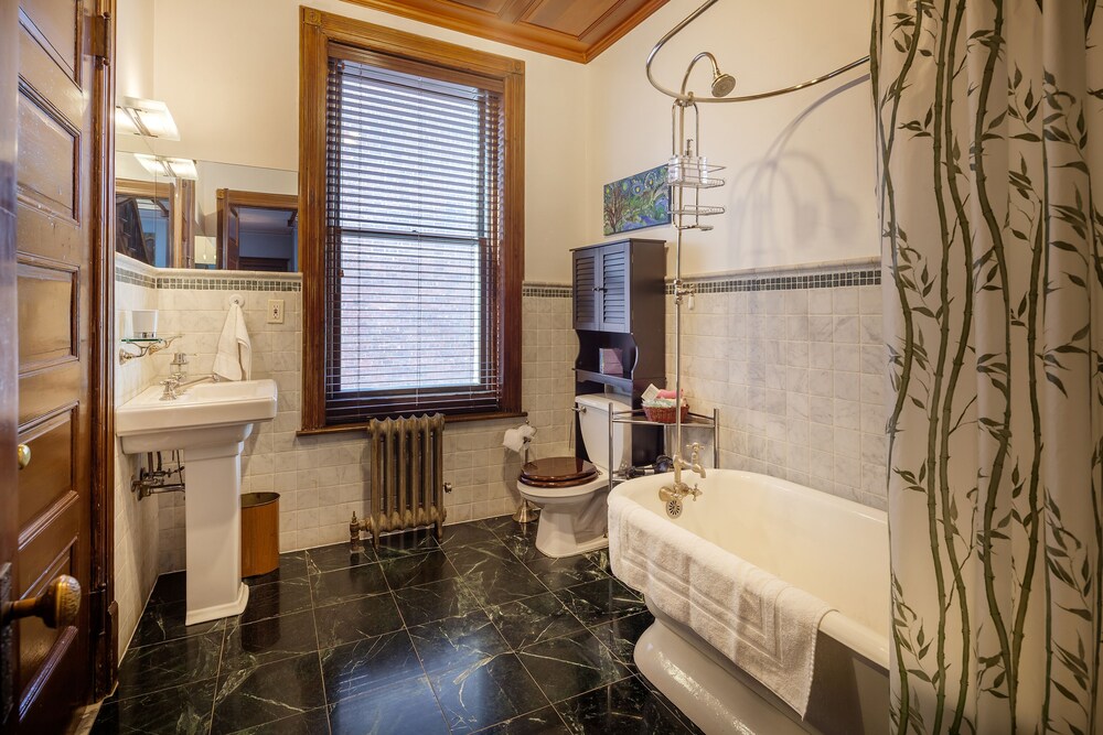 Suites in a Manhattan Mansion - photo 22