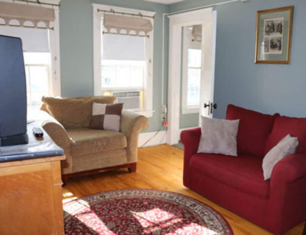 Wildcat Inn & Tavern - photo 10