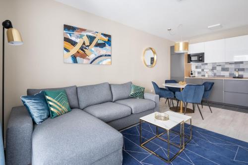 Navy Angel Apartment with balcony — 4-Star Luxury Hotel in Budapest, Hungary