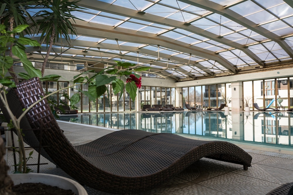 Long Beach Resort — hotel in Obzor