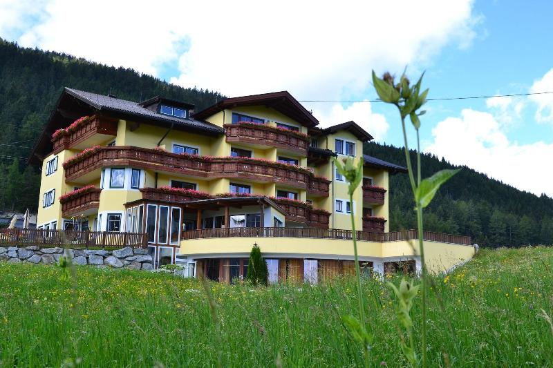 Hotel Restaurant Humlerhof — hotel in Gries Am Brenner