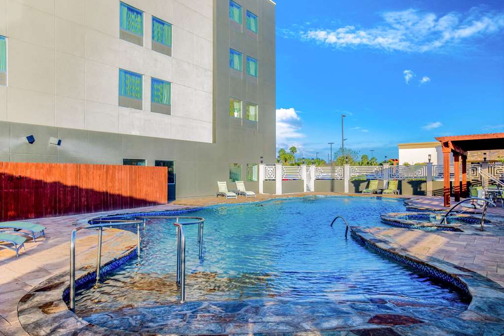 La Quinta Inn & Suites by Wyndham McAllen Convention Center - photo 7