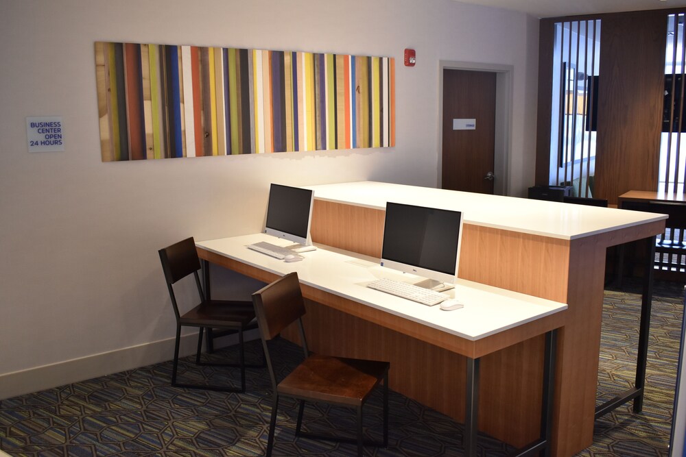 Holiday Inn Express & Suites Boston South Randolph by IHG - photo 63