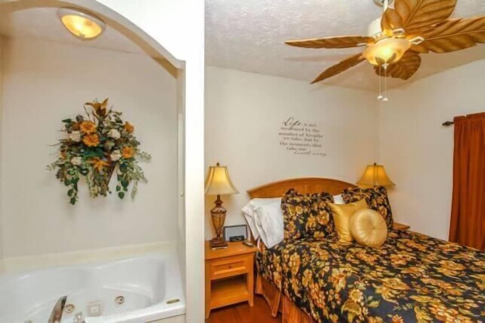 1501 Golf View Towers Southern Comfort - photo 3