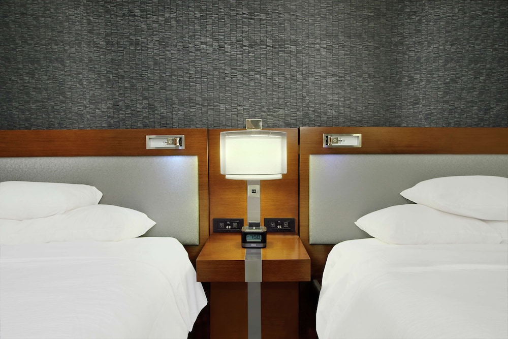 Embassy Suites By Hilton Pittsburgh Downtown - photo 17