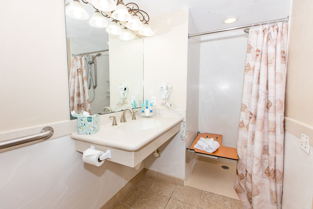Tween Waters Island Resort & Spa - photo 20