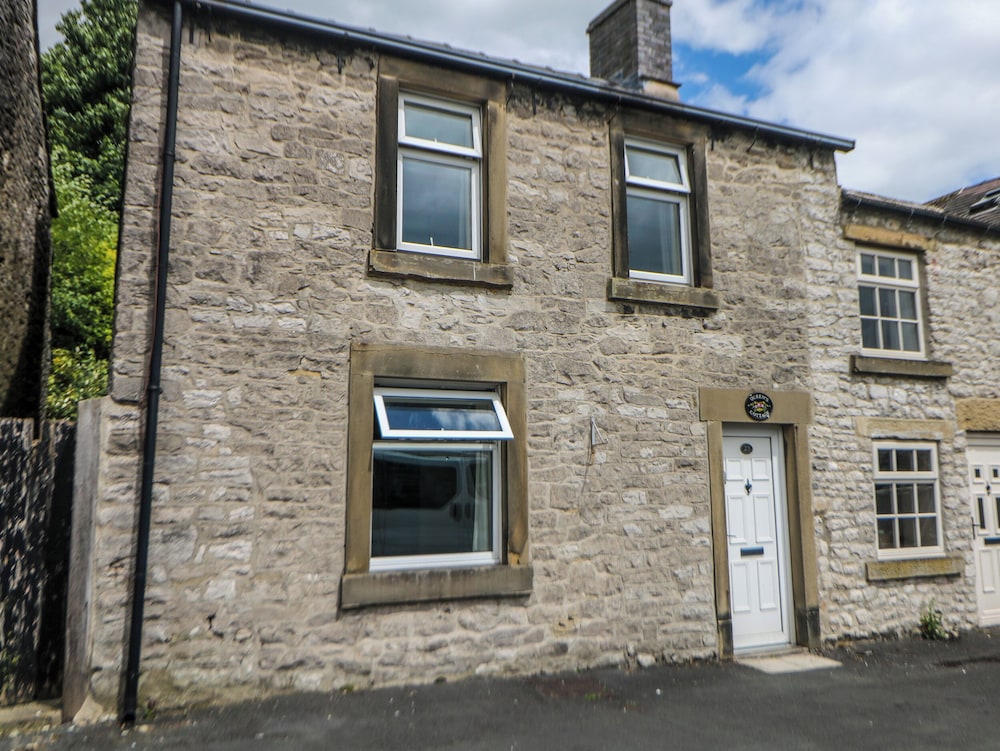 Queen's Cottage — 4-Star Luxury Hotel in Buxton, United Kingdom