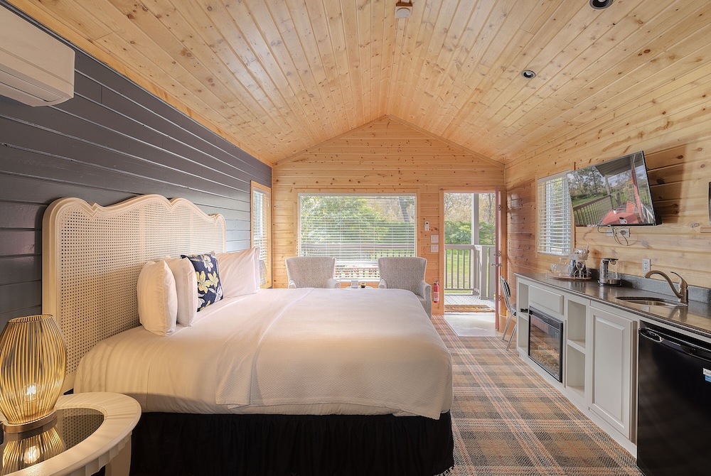 Carmel River Inn & Cottages - photo 18