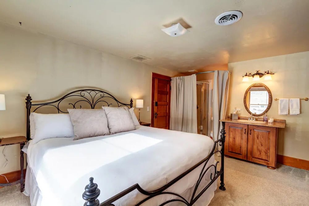 Avenue Hotel Bed & Breakfast - photo 42