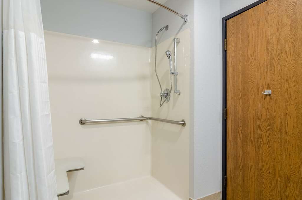 Red Lion Inn & Suites Des Moines - photo 10