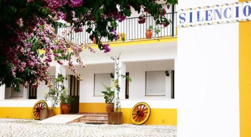 Costa Brava Alojamento — hotel in Benedita