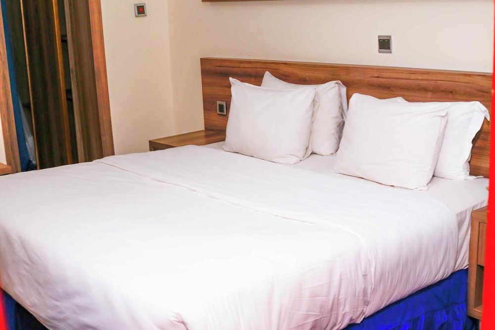 Ave Maria Hotel — Accra — photo 5