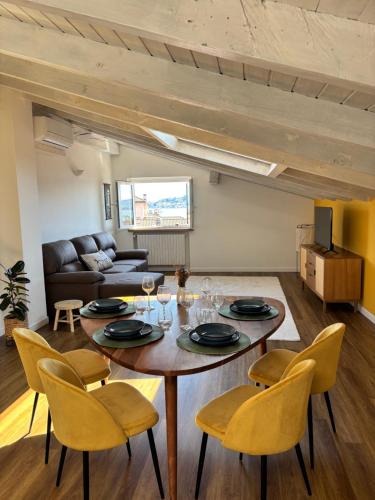 Casa Eliana appartamento Sole — 4-Star Luxury Hotel in Meina, Italy