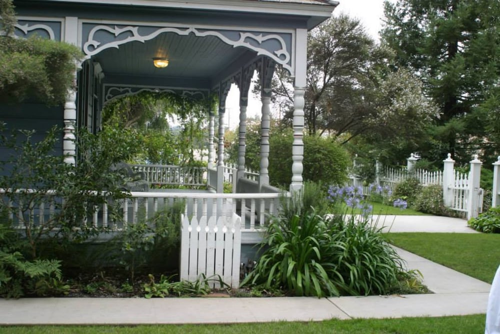 Kaleidoscope Inn & Gardens - photo 84