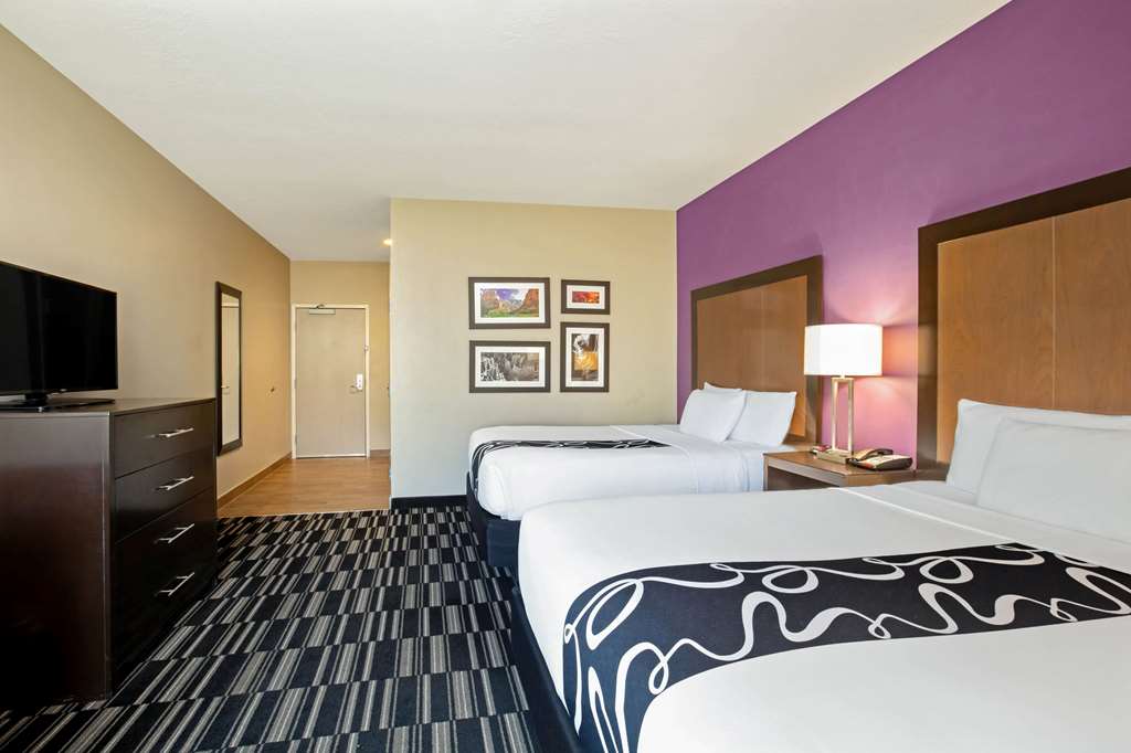 La Quinta Inn & Suites by Wyndham Cedar City - photo 15