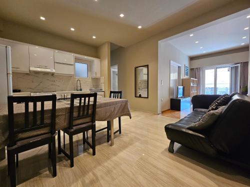 J&G Luxury Apartment Athens Town — 4-Star Luxury Hotel in Athens, Greece