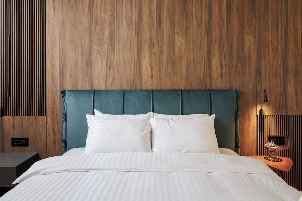 The Alley by Kanopian — 4-Star Luxury Hotel in Brasov, Romania