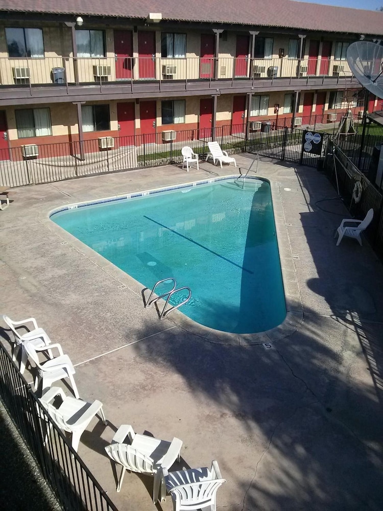 Best Economy Inn n Suites - photo 14