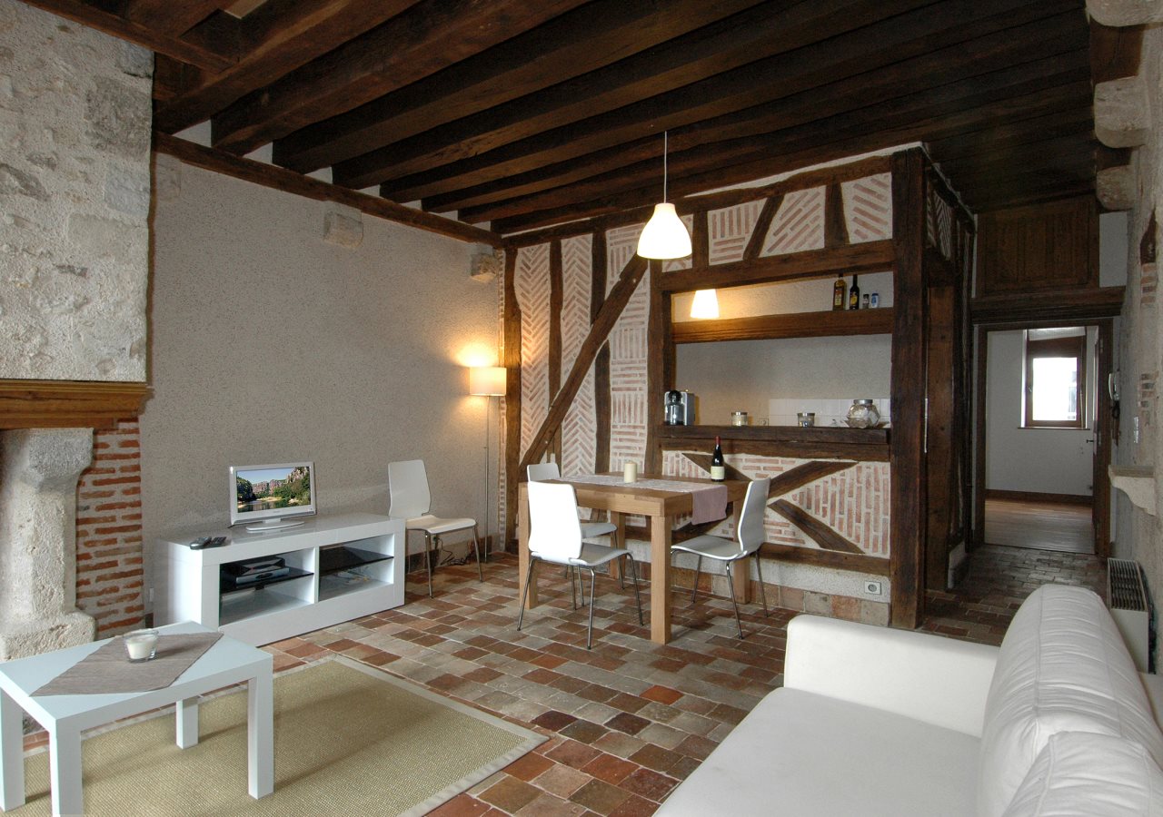 Appart'Tourisme Blois Châteaux de la Loire — 4-Star Luxury Hotel in Blois, France