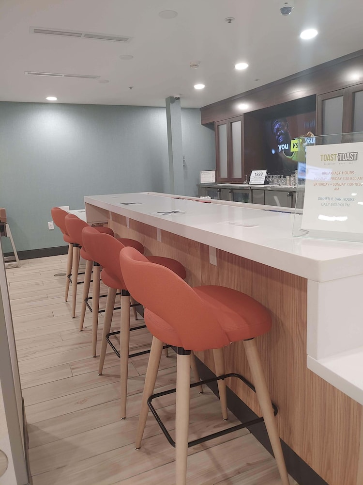 Holiday Inn & Suites Ann Arbor Univ Michigan Area by IHG - photo 46