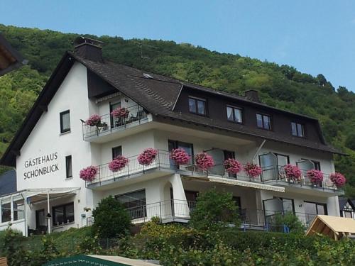 Gästehaus Schönblick — 4-Star Luxury Hotel in Bullay, Germany
